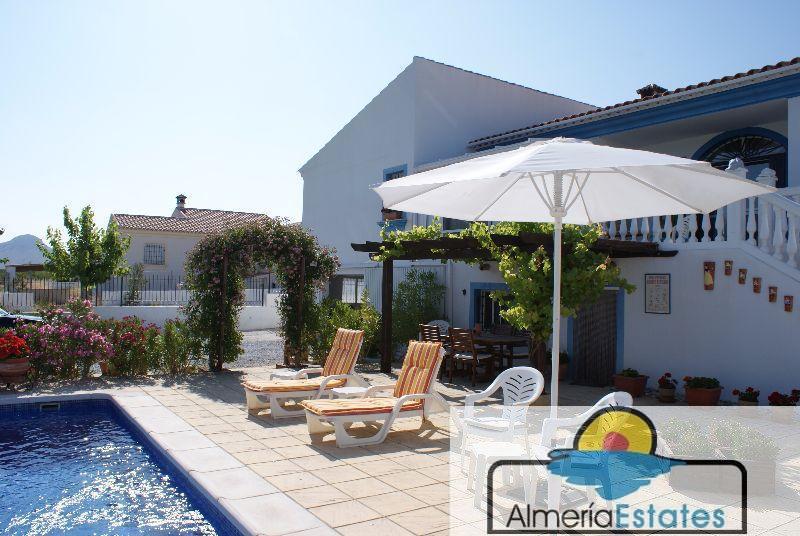 For sale of villa in Chirivel