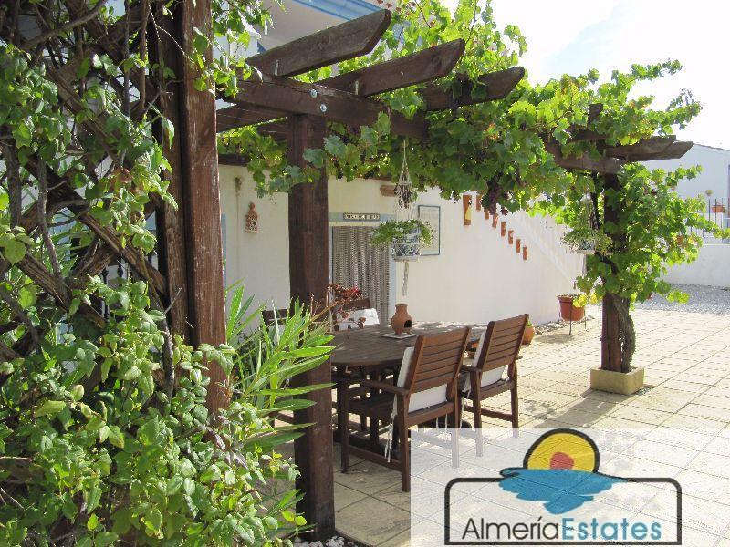 For sale of villa in Chirivel
