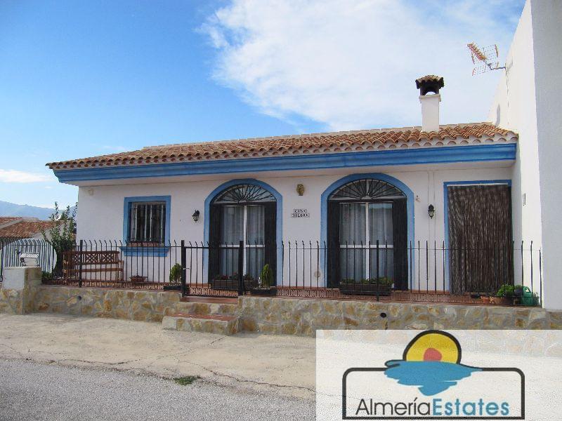 For sale of villa in Chirivel