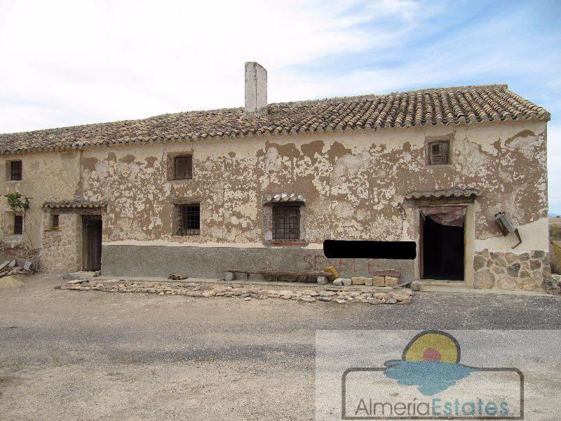 For sale of house in María