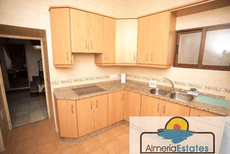For sale of house in Vélez-Rubio