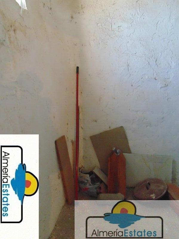 For sale of house in Lubrín