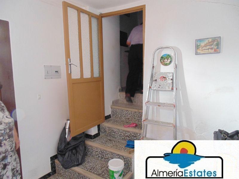 For sale of house in Lubrín