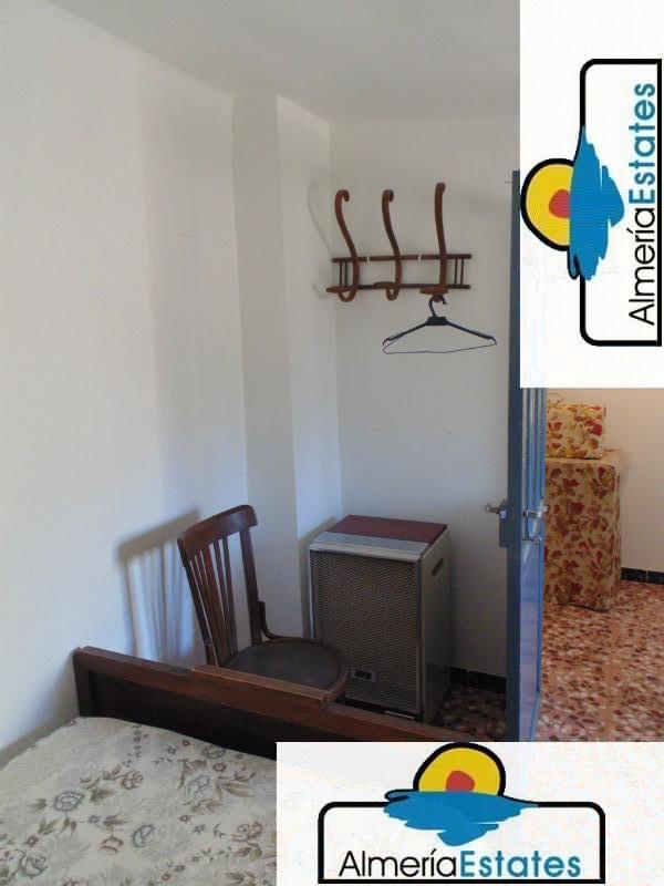 For sale of house in Lubrín