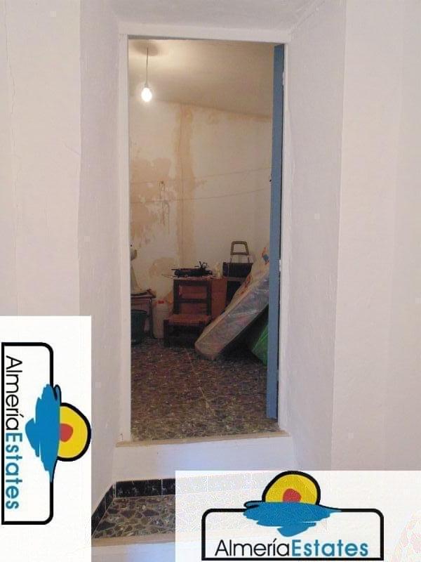 For sale of house in Lubrín