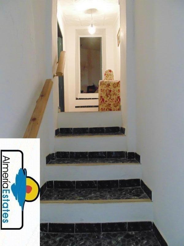 For sale of house in Lubrín