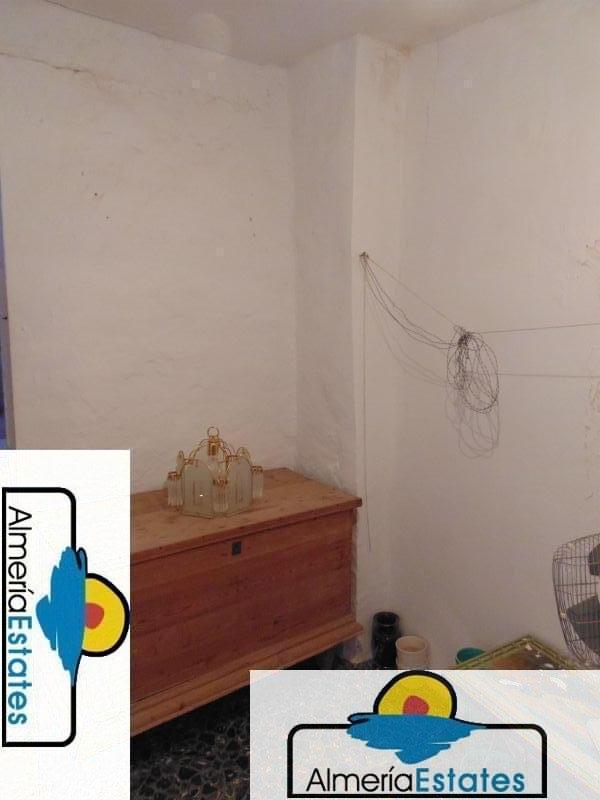 For sale of house in Lubrín