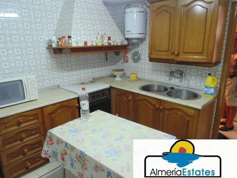 For sale of house in Lubrín