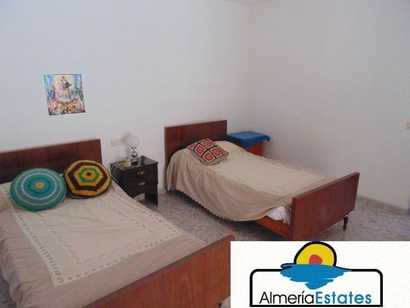 For sale of house in Lubrín