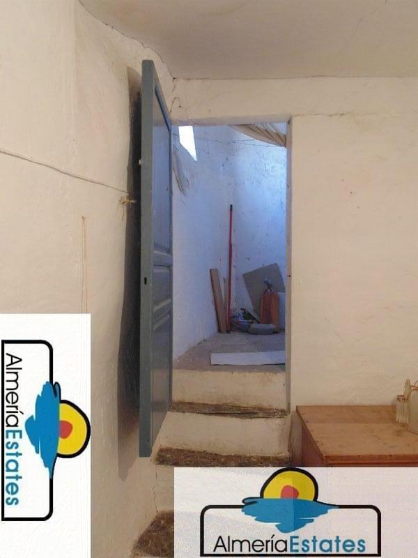 For sale of house in Lubrín