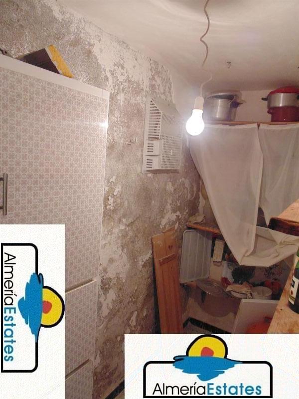 For sale of house in Lubrín