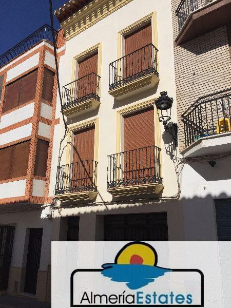 For sale of house in Vélez-Rubio