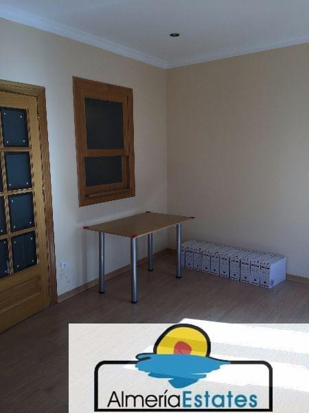 For sale of house in Vélez-Rubio