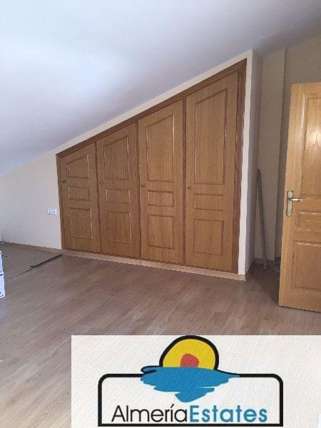 For sale of house in Vélez-Rubio