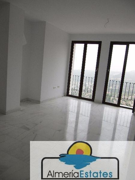 For sale of flat in Vélez-Blanco