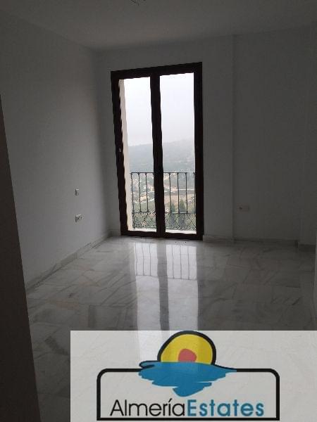 For sale of flat in Vélez-Blanco