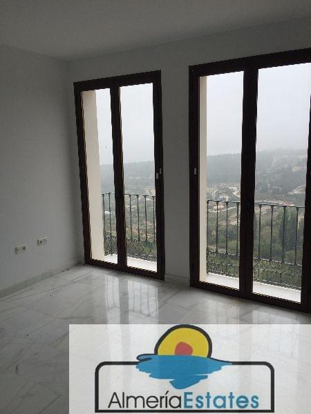 For sale of flat in Vélez-Blanco