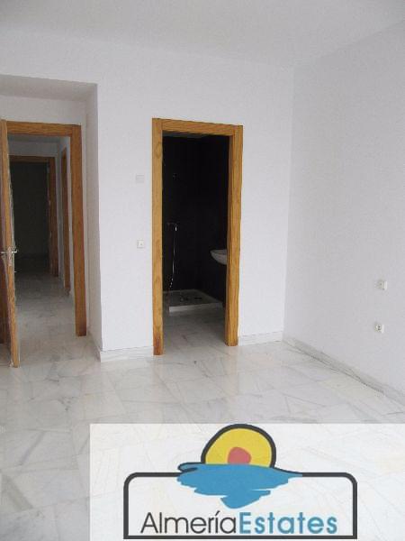 For sale of flat in Vélez-Blanco