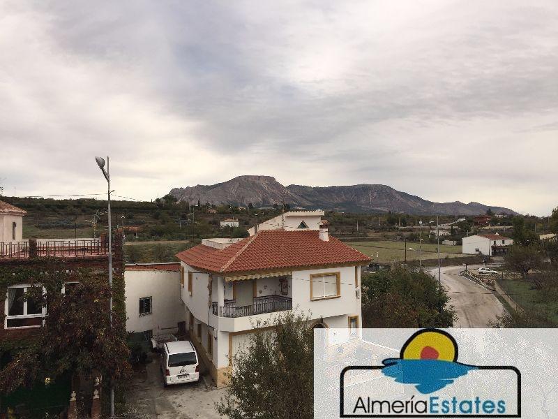 For sale of house in Vélez-Rubio