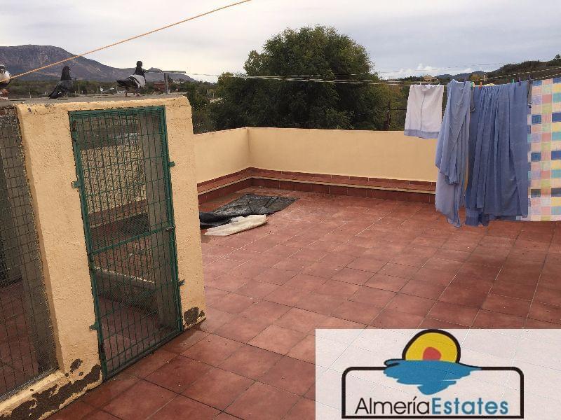 For sale of house in Vélez-Rubio