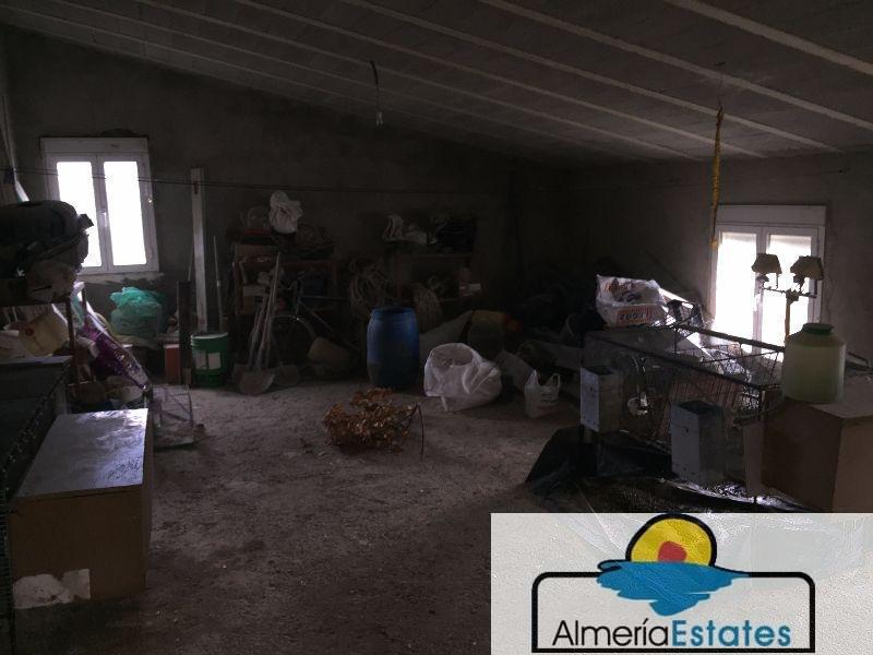 For sale of house in Vélez-Rubio