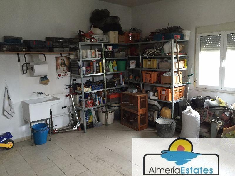 For sale of house in Vélez-Rubio