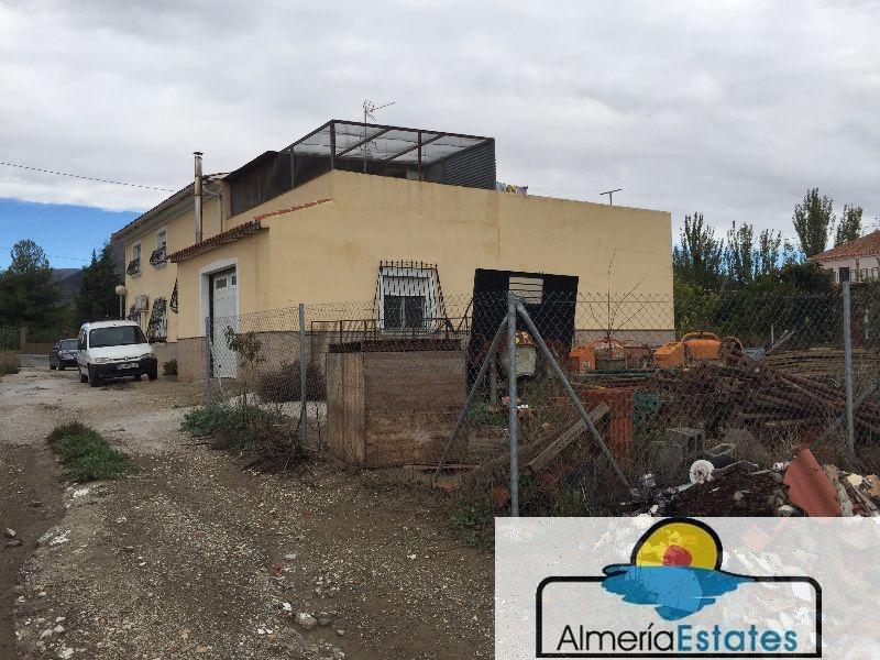 For sale of house in Vélez-Rubio