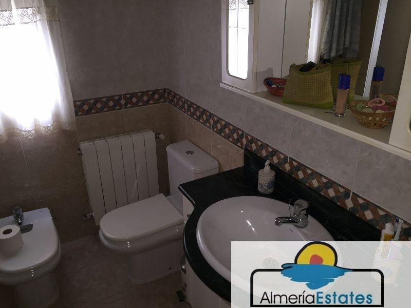 For sale of house in Vélez-Rubio