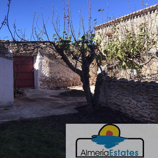 For sale of house in Chirivel