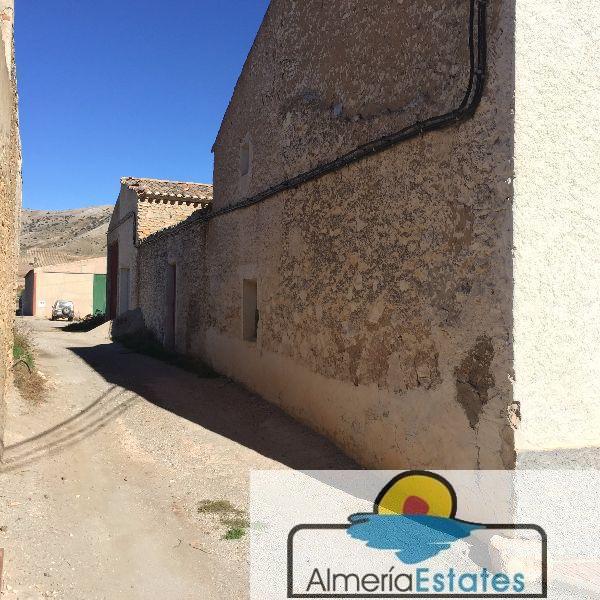 For sale of house in Chirivel