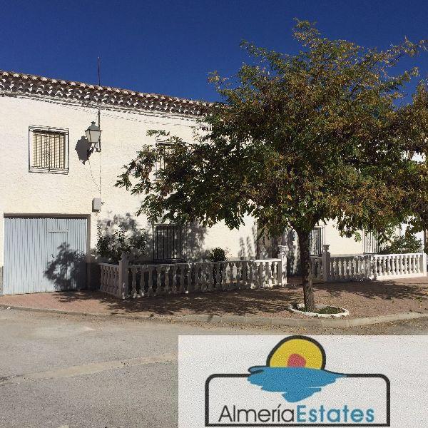 For sale of house in Chirivel