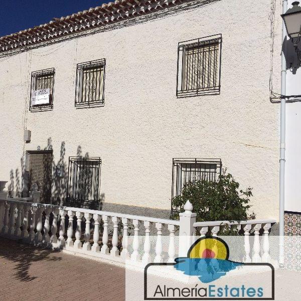 For sale of house in Chirivel