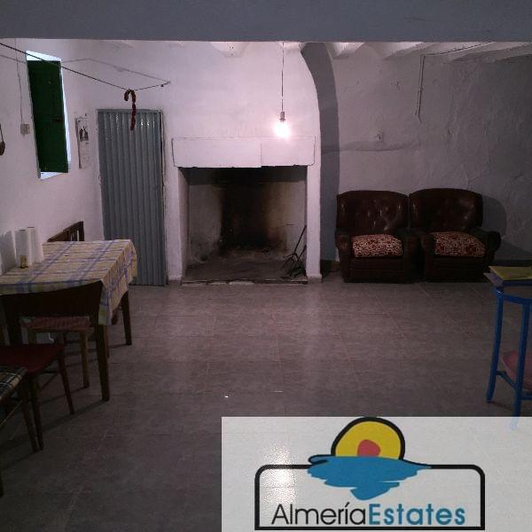 For sale of house in Chirivel