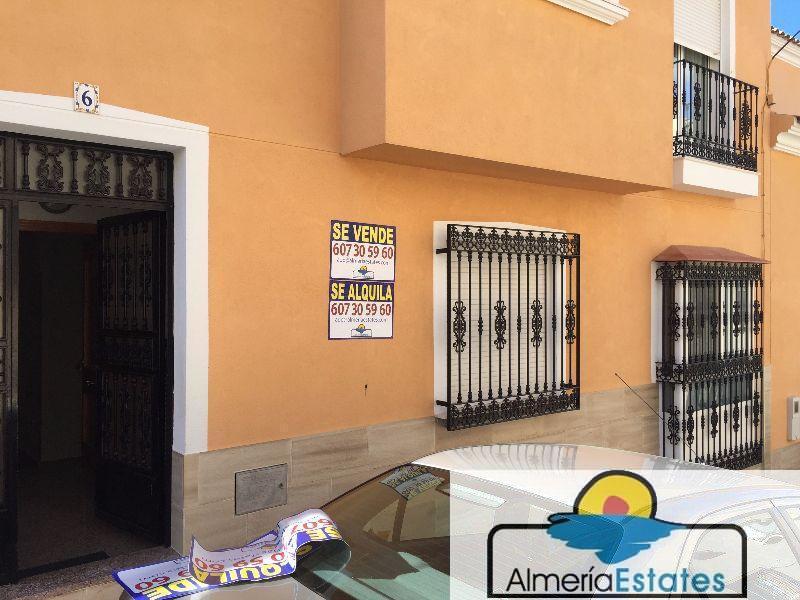 For sale of ground floor in Vélez-Rubio