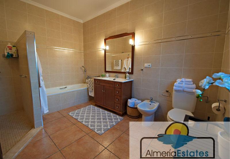 For sale of house in Vélez-Blanco