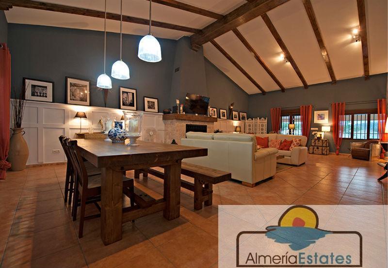 For sale of house in Vélez-Blanco