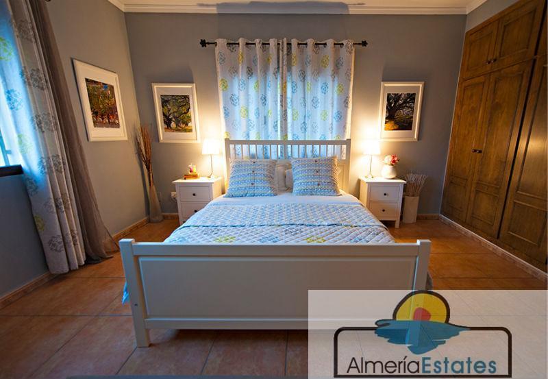 For sale of house in Vélez-Blanco