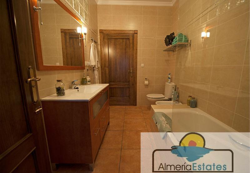 For sale of house in Vélez-Blanco