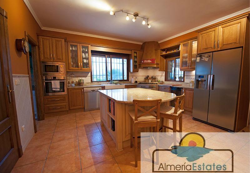 For sale of house in Vélez-Blanco