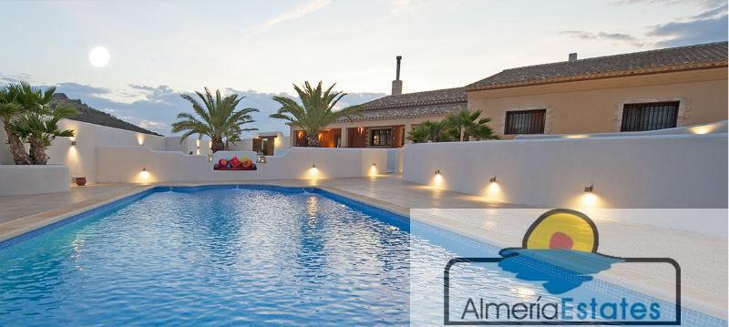 For sale of house in Vélez-Blanco