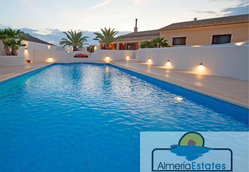 For sale of house in Vélez-Blanco