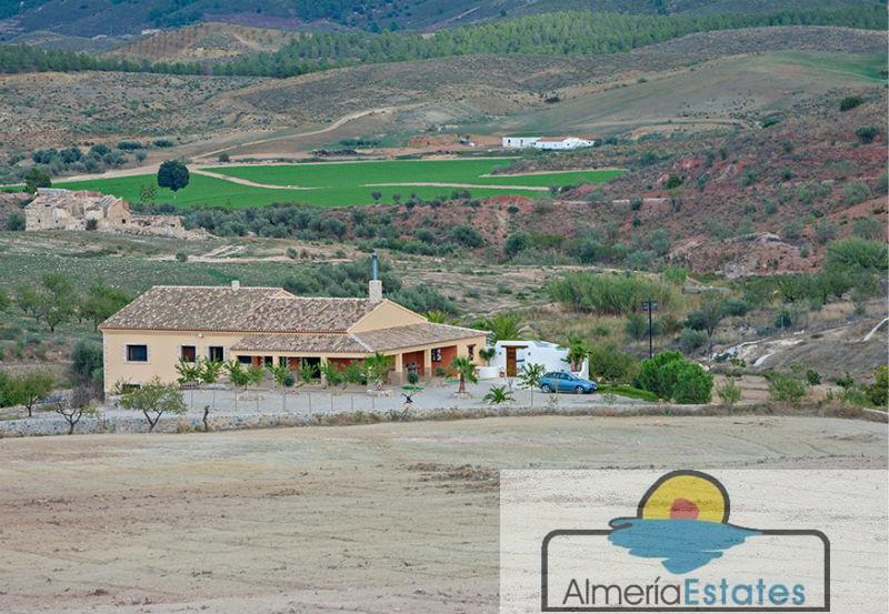 For sale of house in Vélez-Blanco