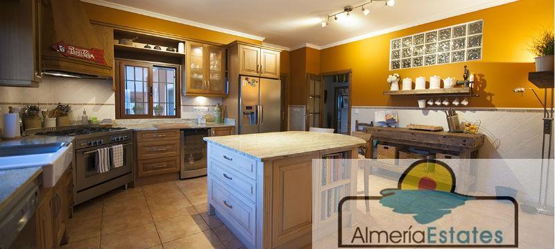 For sale of house in Vélez-Blanco