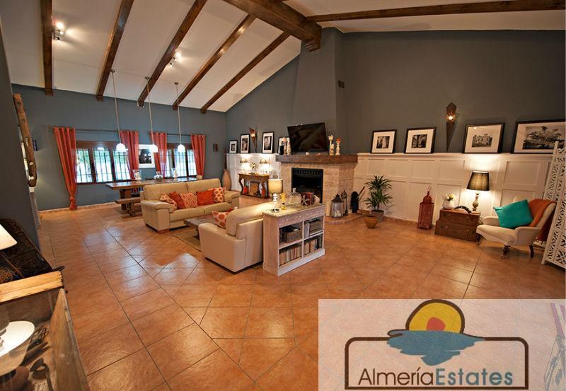For sale of house in Vélez-Blanco