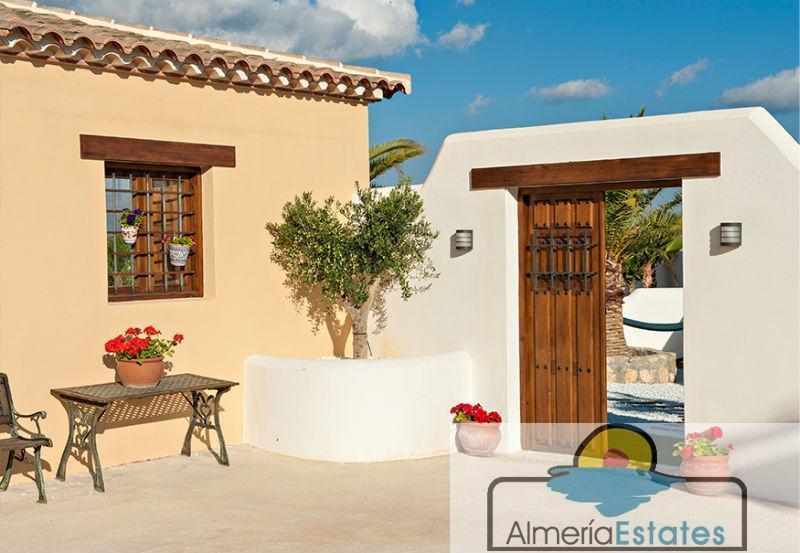 For sale of house in Vélez-Blanco