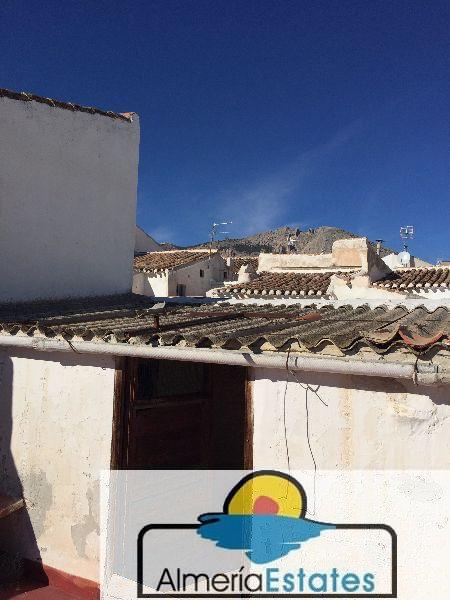 For sale of house in Vélez-Rubio