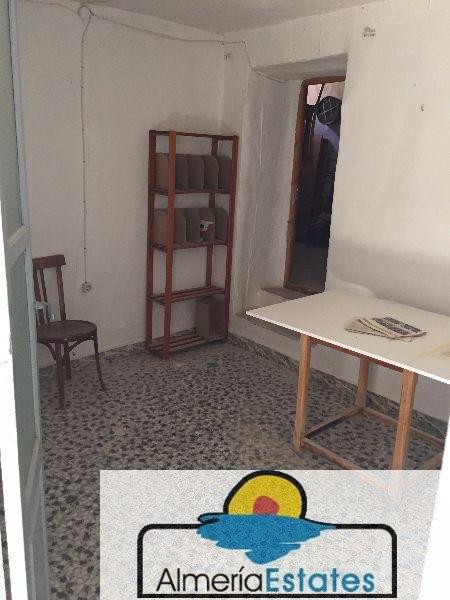 For sale of house in Vélez-Rubio