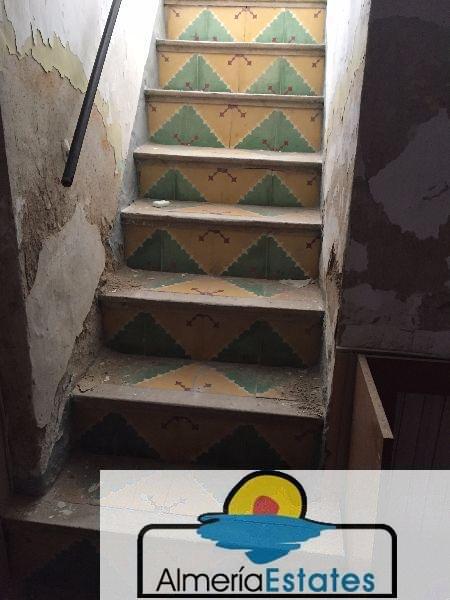 For sale of house in Vélez-Rubio