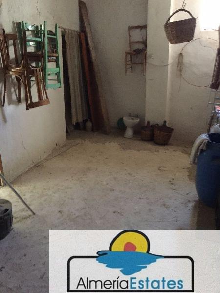 For sale of house in Vélez-Rubio