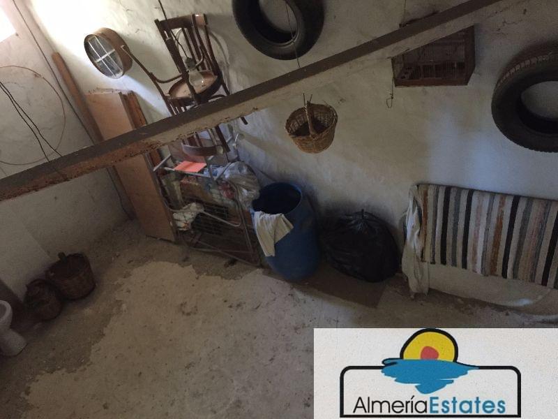 For sale of house in Vélez-Rubio